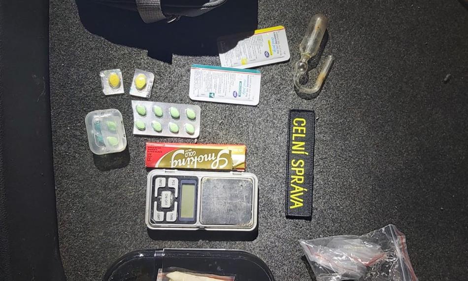 2021-1-15-1022Záchyt drog a zbraní_6.jpg